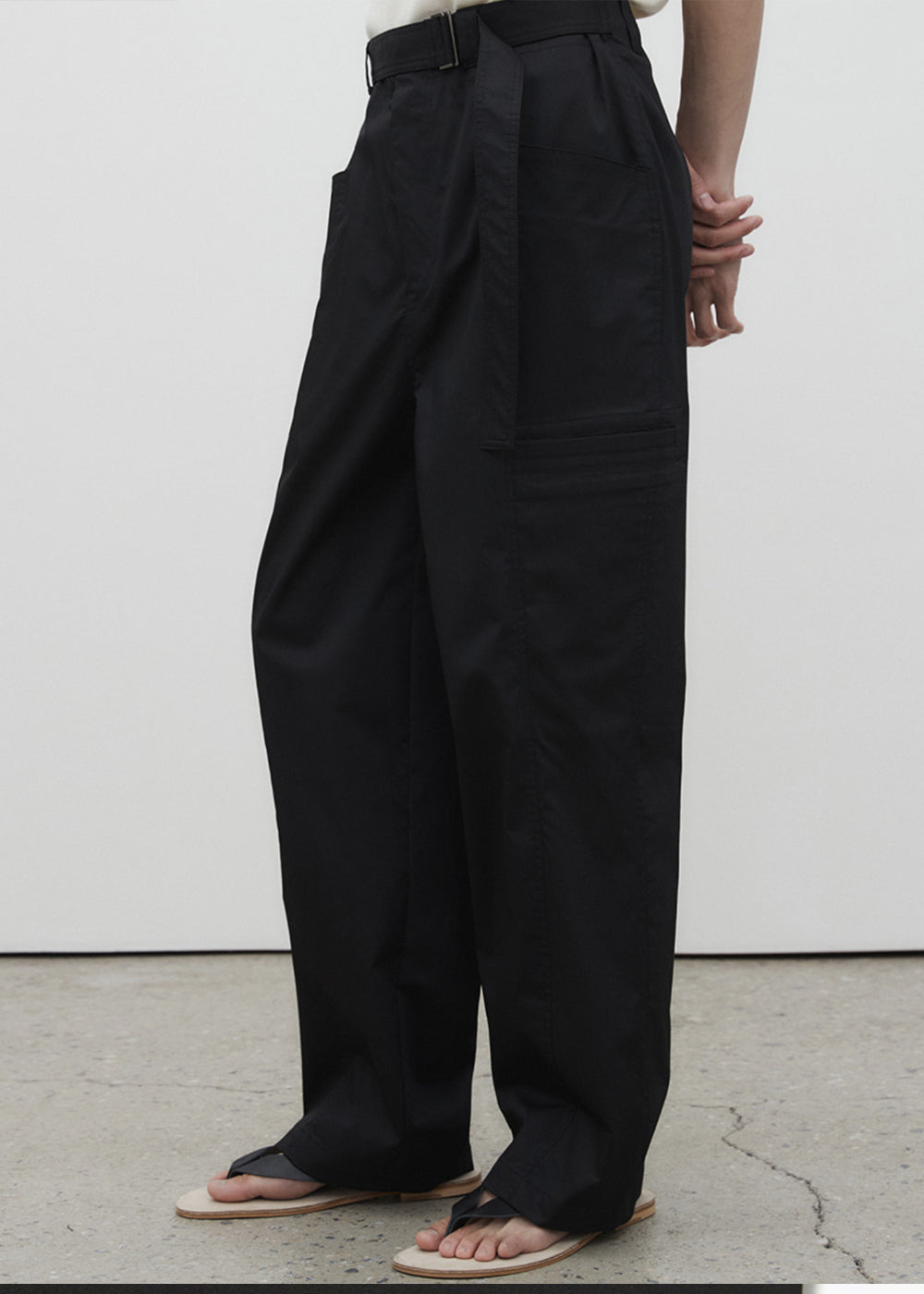 COATING COTTON BELTED PANTS_BLACK